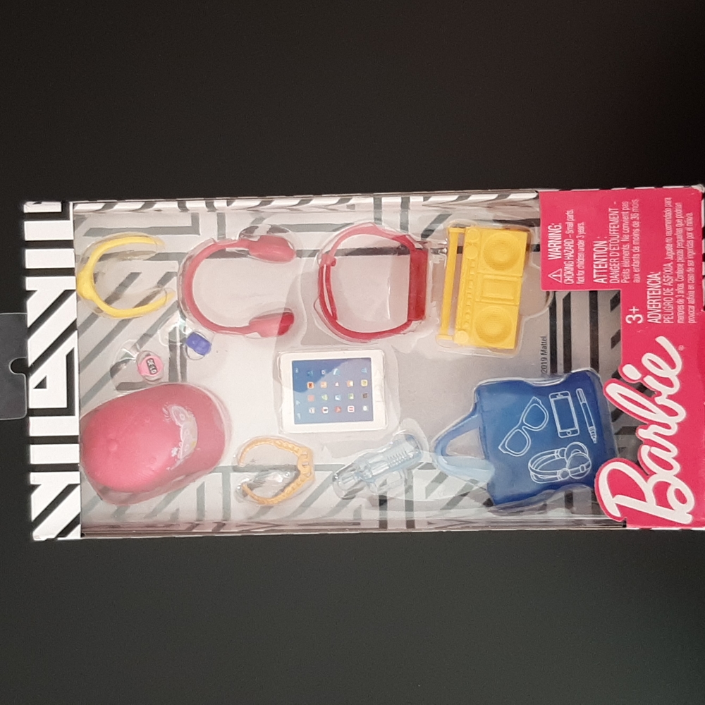 Barbie Accessories Fashion Pack New in Box - Picture 3 of 15